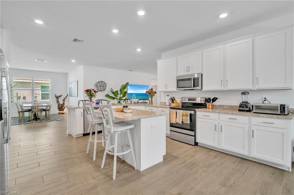 17388 Walnut Run Dr, Alva, FL 33920 Photo