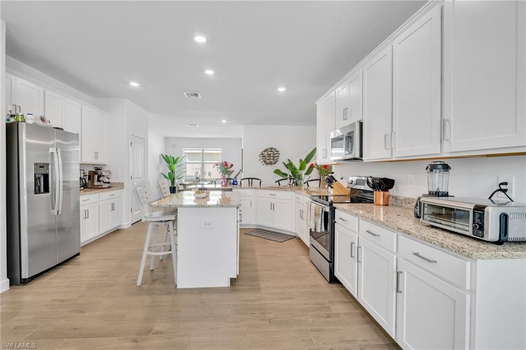 17388 Walnut Run Dr, Alva, FL 33920 Photo