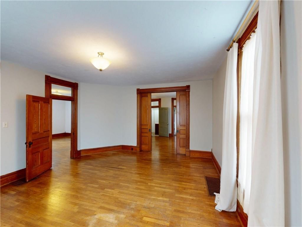 221 W Allison Street, Nevada, MO 64772 Main Photo