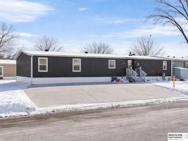 12845 Manderson Plaza, Unit Lot 217, Omaha, NE 68164