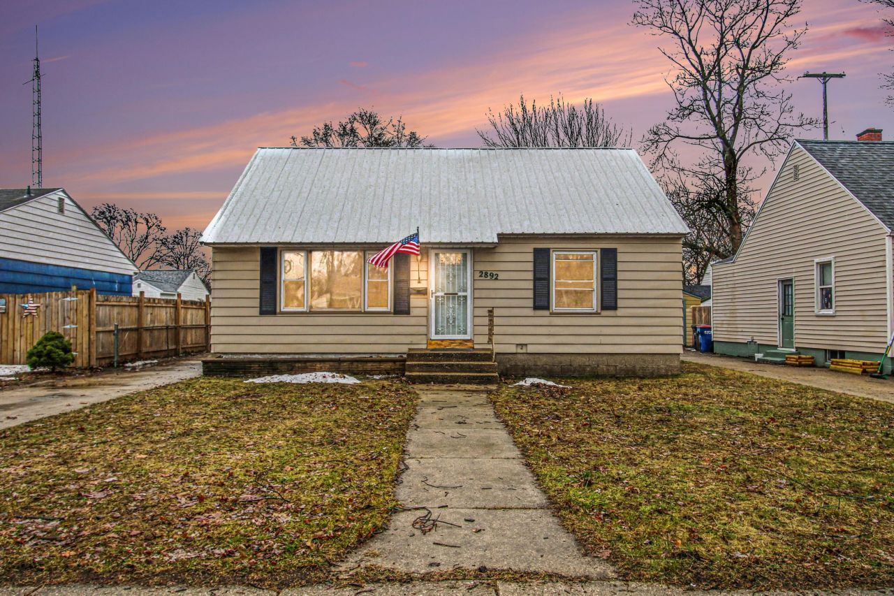 2892 Roosevelt Road, Muskegon, MI 49441 Main Photo