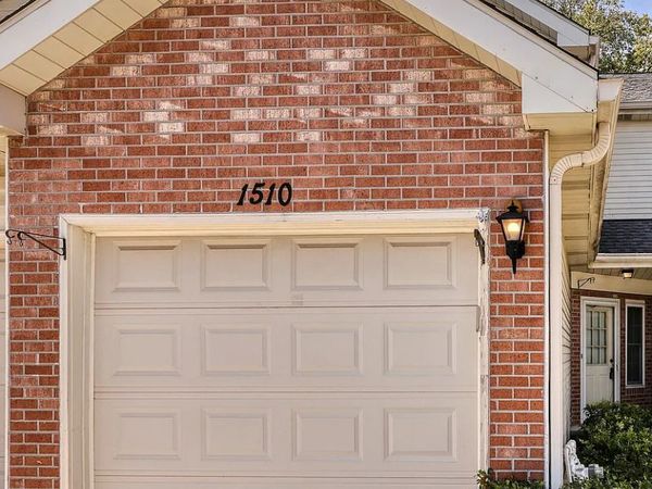 1510 Golfview Court, Unit 1510, Glendale Heights, IL 60139
