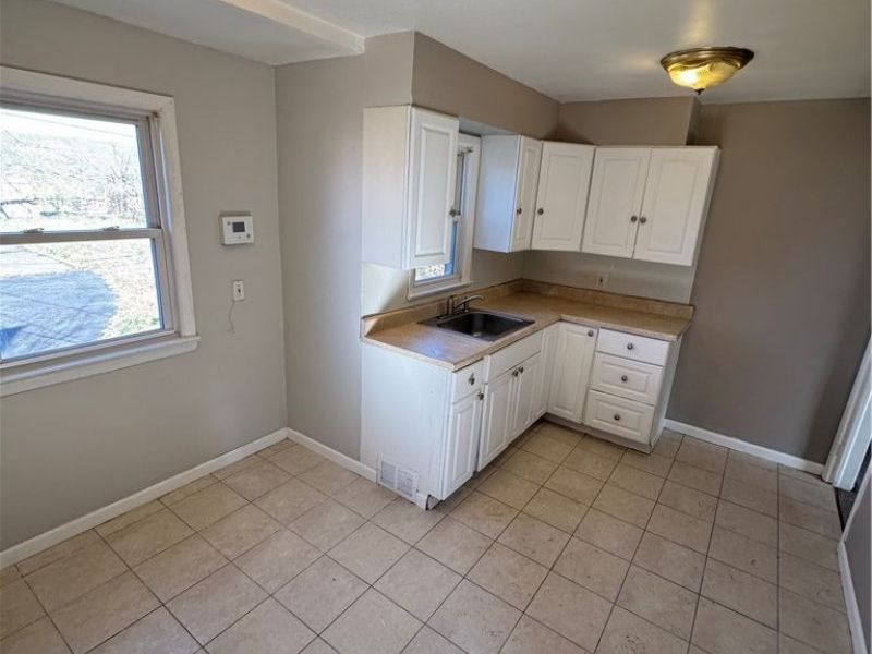 892 E 139th Street, Cleveland, OH 44110 Photo 2