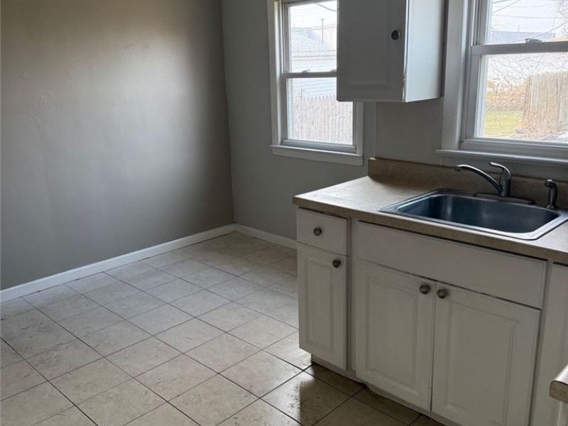 892 E 139th Street, Cleveland, OH 44110 Photo 3