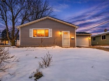 4 E Toulon Drive, Buffalo, NY 14227