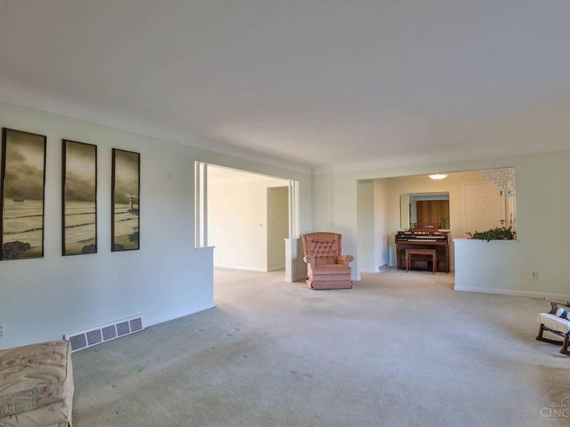 10022 Lakeside Drive, Springfield Twp., OH 45231 Photo 10