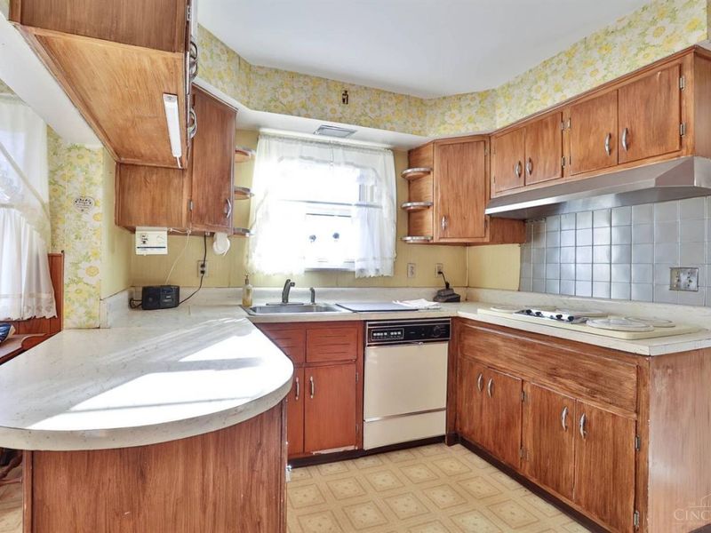 10022 Lakeside Drive, Springfield Twp., OH 45231 Photo 15