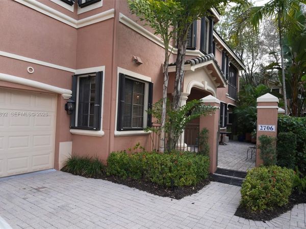 2706 Kinsington Cir, Unit 23-2, Weston, FL 33332