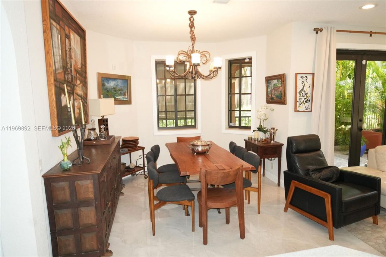 2706 Kinsington Cir, Unit 23-2, Weston, FL 33332 Photo