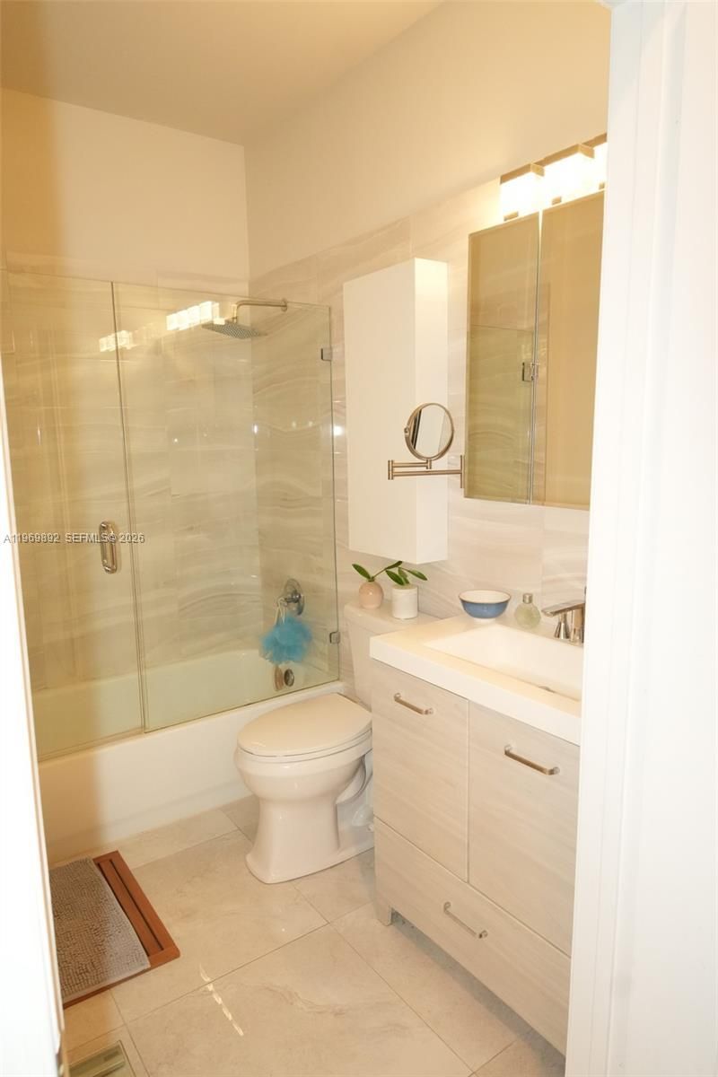 2706 Kinsington Cir, Unit 23-2, Weston, FL 33332 Photo