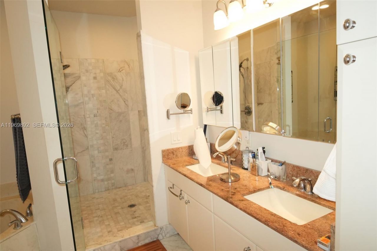 2706 Kinsington Cir, Unit 23-2, Weston, FL 33332 Photo