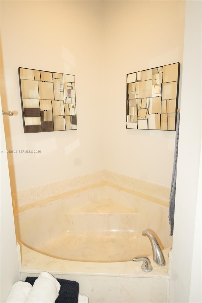 2706 Kinsington Cir, Unit 23-2, Weston, FL 33332 Photo