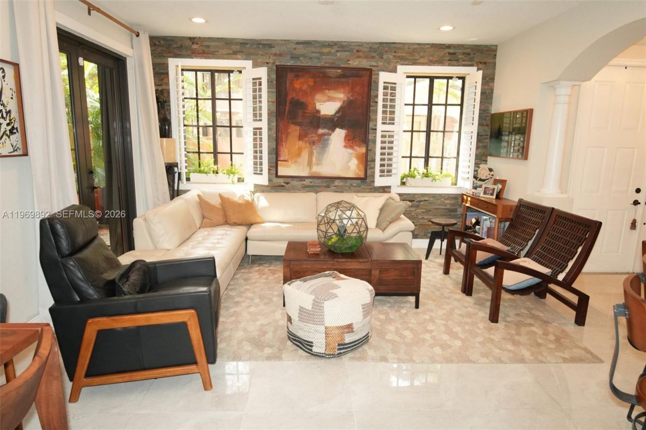 2706 Kinsington Cir, Unit 23-2, Weston, FL 33332 Photo