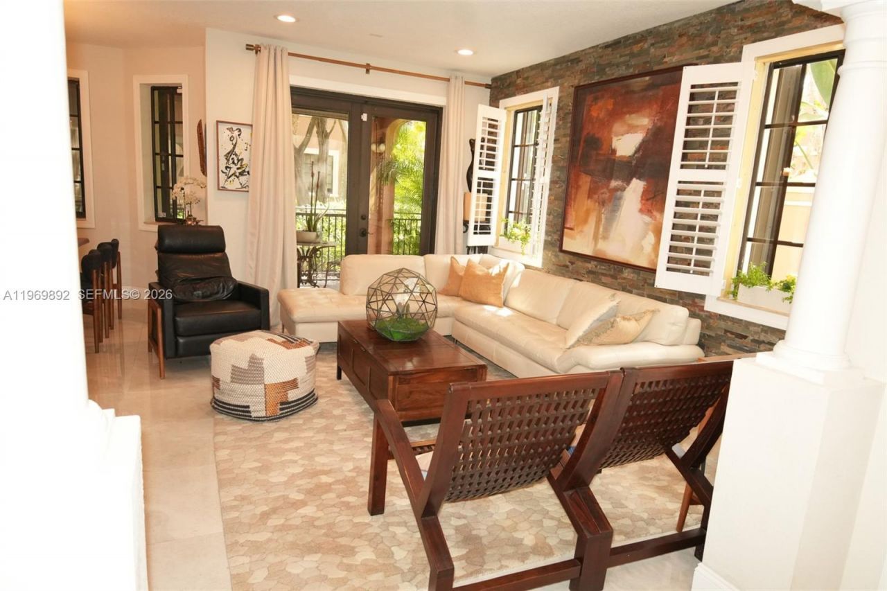 2706 Kinsington Cir, Unit 23-2, Weston, FL 33332 Photo