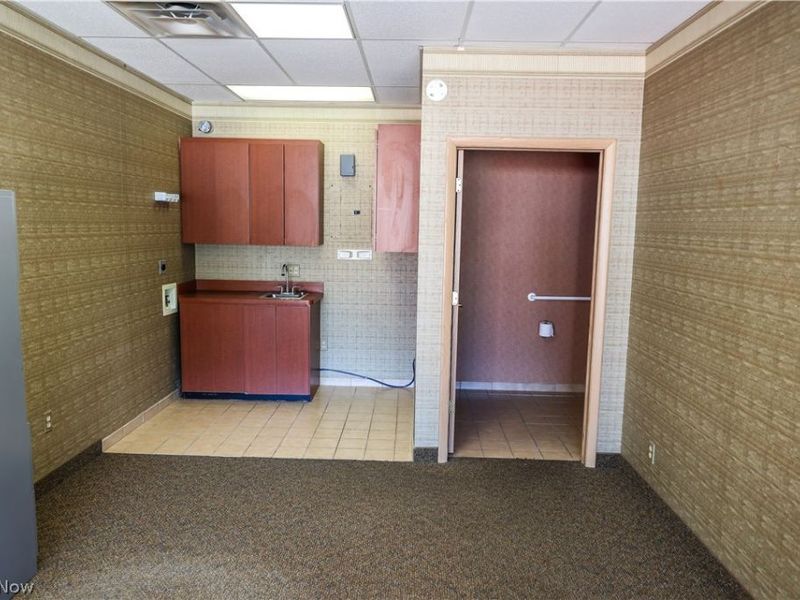 28821 Lorain Road, North Olmsted, OH 44070 Photo 26