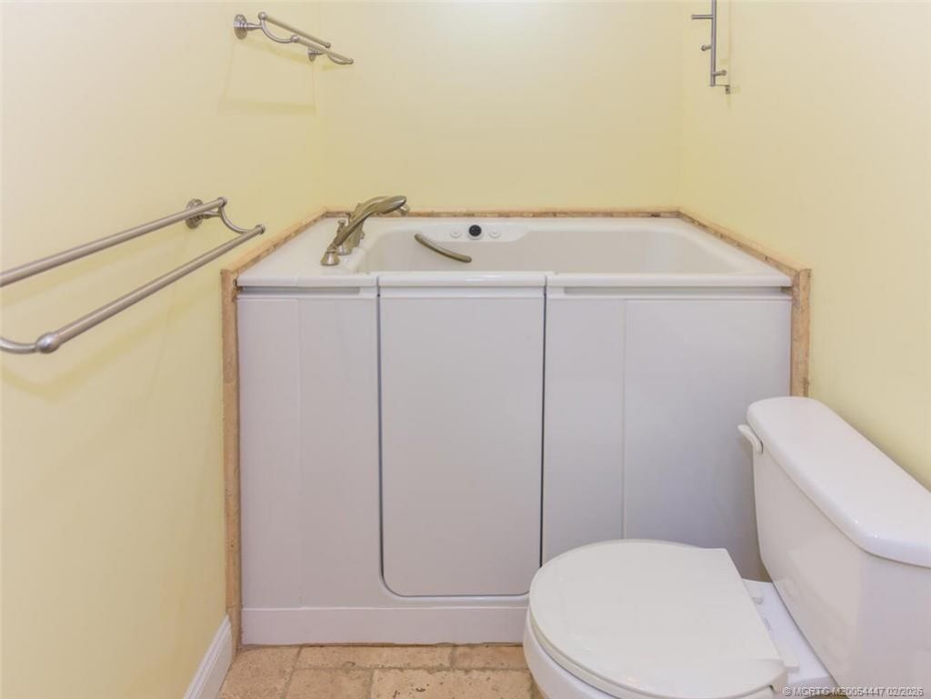 2580 SW Bobalink Court , Palm City, FL 34990 Photo