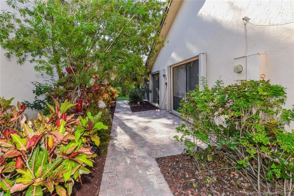 2580 SW Bobalink Court , Palm City, FL 34990 Photo