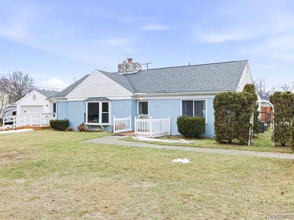 1218 Center Avenue, Port Huron, MI 48060