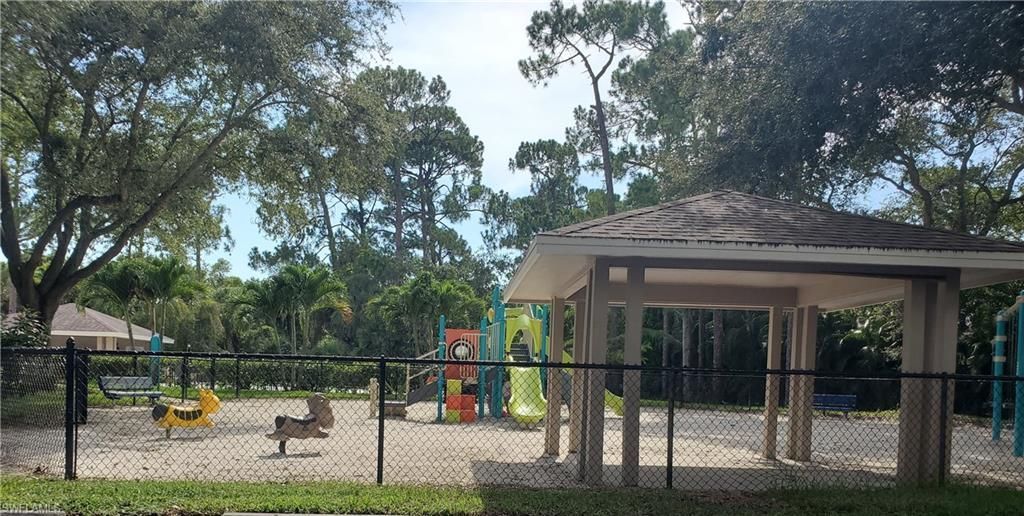 326 Dover Pl, Unit J203, Naples, FL 34104 Photo