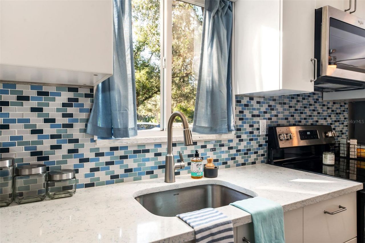 1704 Wisconsin Lane, Sarasota, FL 34239 Photo