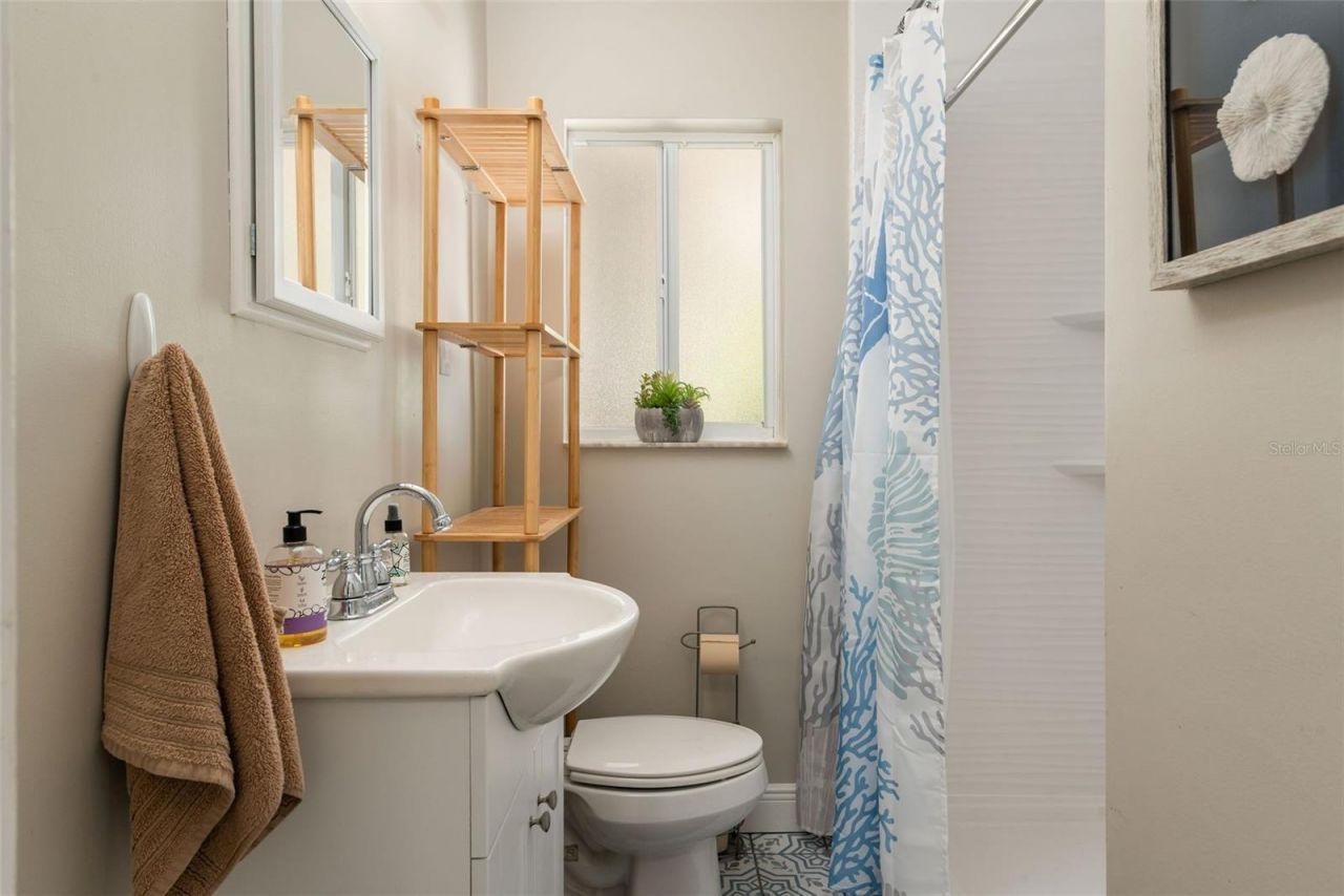 1704 Wisconsin Lane, Sarasota, FL 34239 Photo