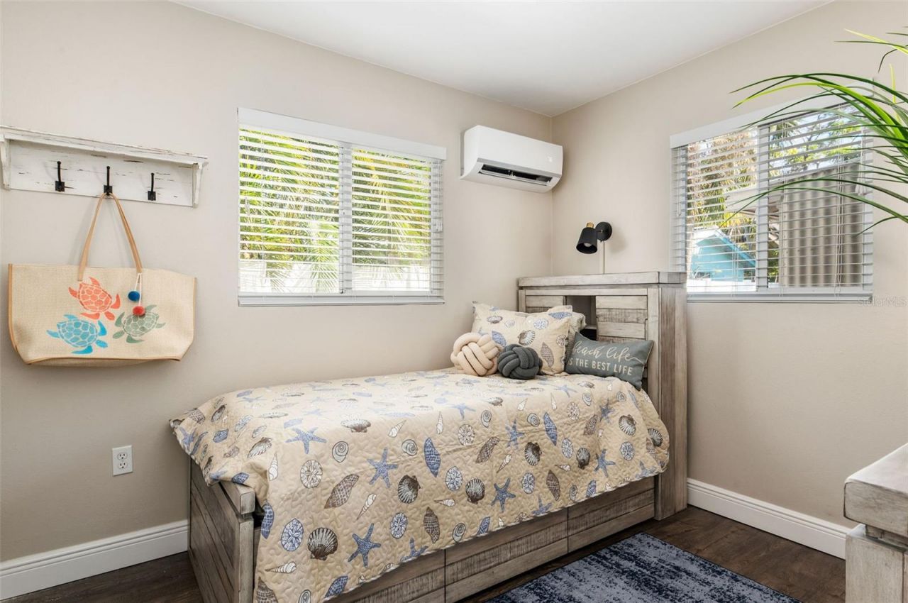 1704 Wisconsin Lane, Sarasota, FL 34239 Photo