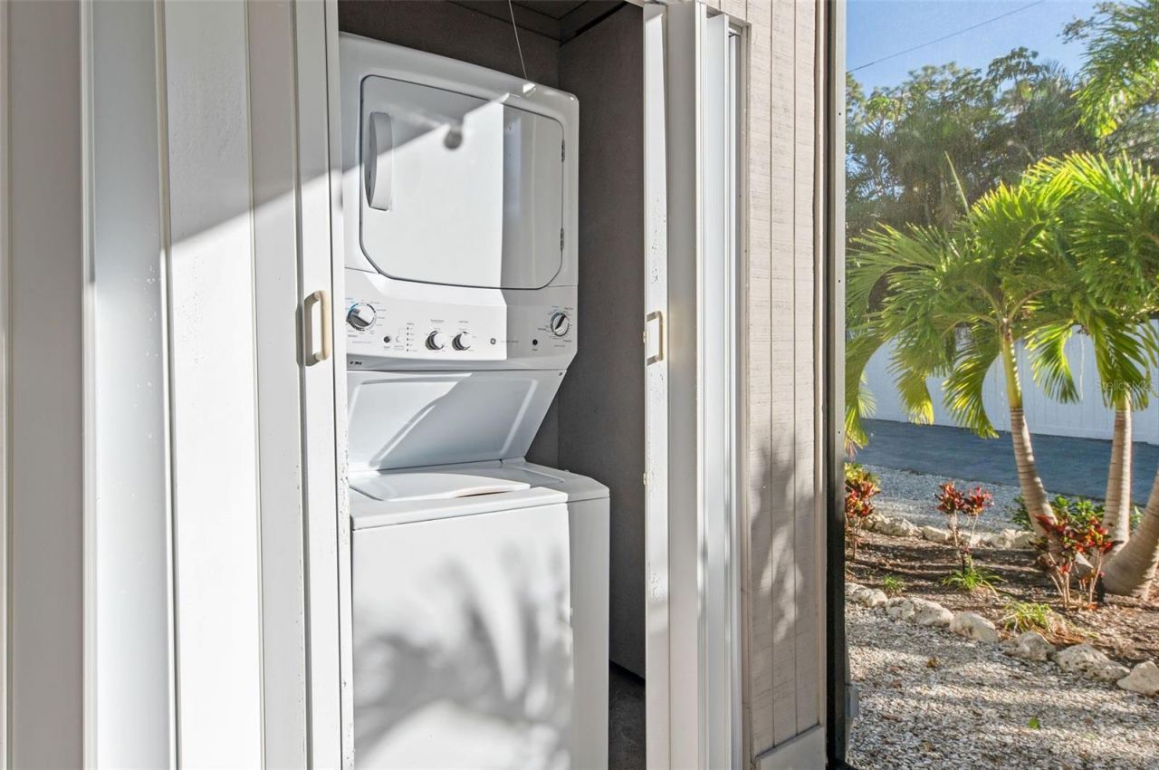 1704 Wisconsin Lane, Sarasota, FL 34239 Photo