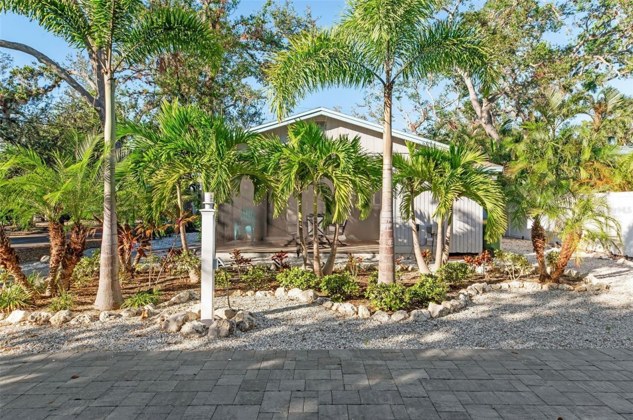 1704 Wisconsin Lane, Sarasota, FL 34239 Photo