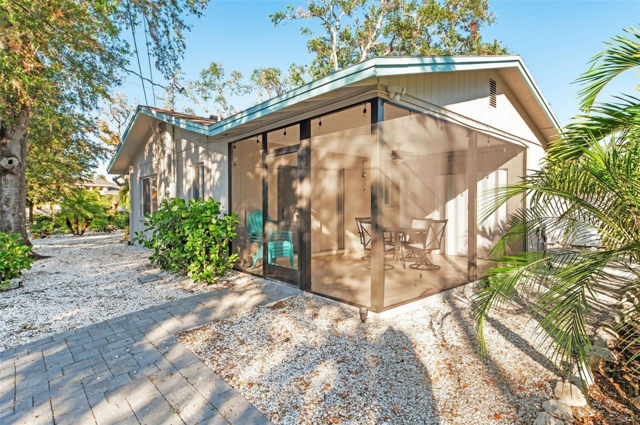 1704 Wisconsin Lane, Sarasota, FL 34239 Photo