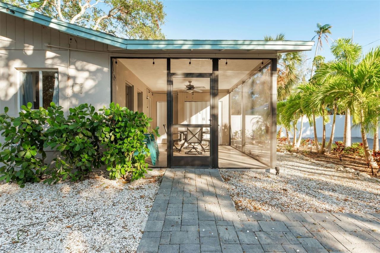 1704 Wisconsin Lane, Sarasota, FL 34239 Photo