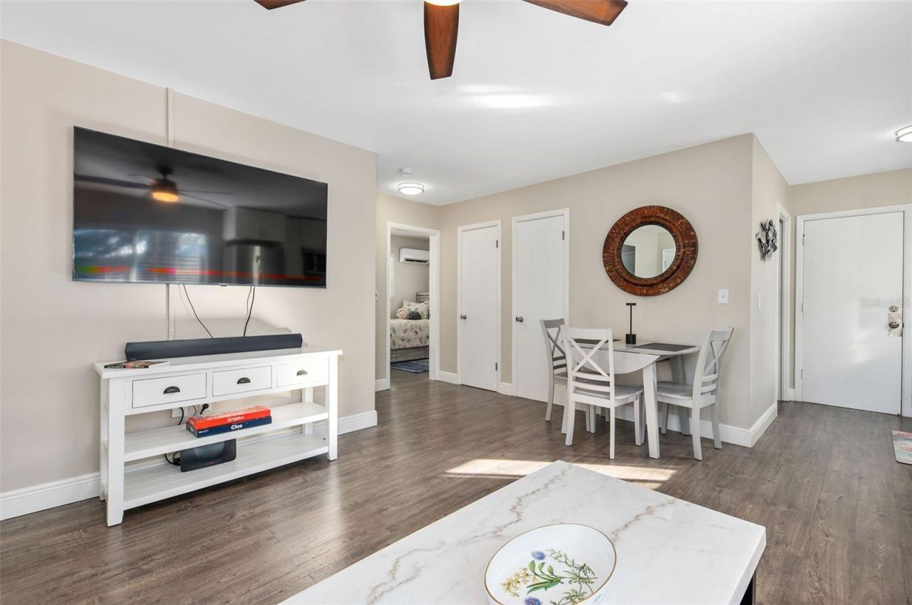 1704 Wisconsin Lane, Sarasota, FL 34239 Photo