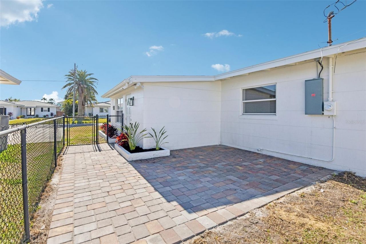 16006 Redington Drive, Redington Beach, FL 33708 Photo