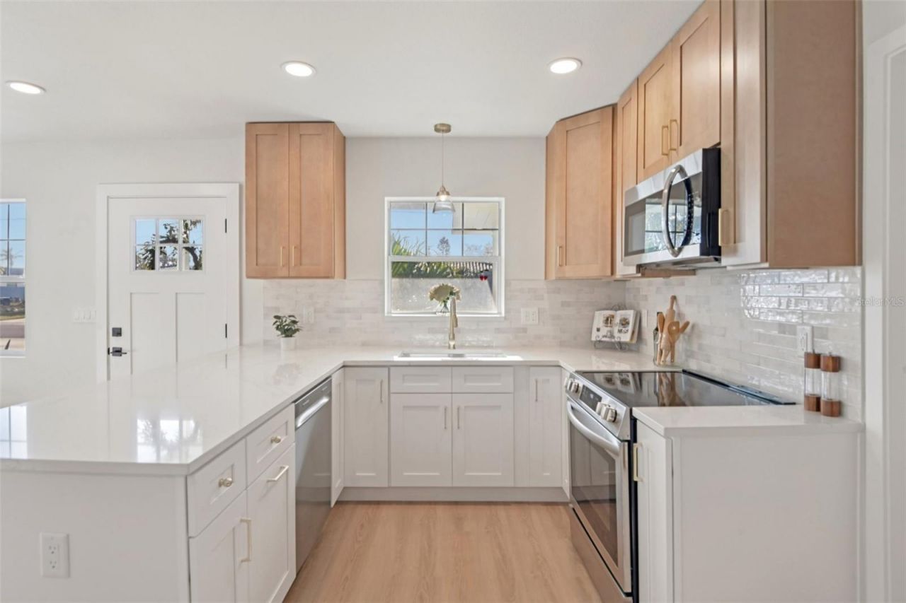 16006 Redington Drive, Redington Beach, FL 33708 Photo