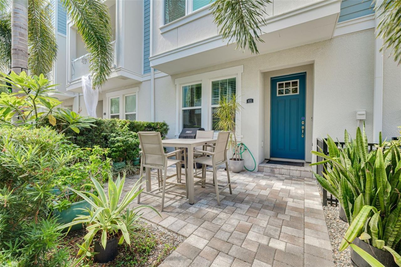 835 Burlington Avenue N, Saint Petersburg, FL 33701 Photo