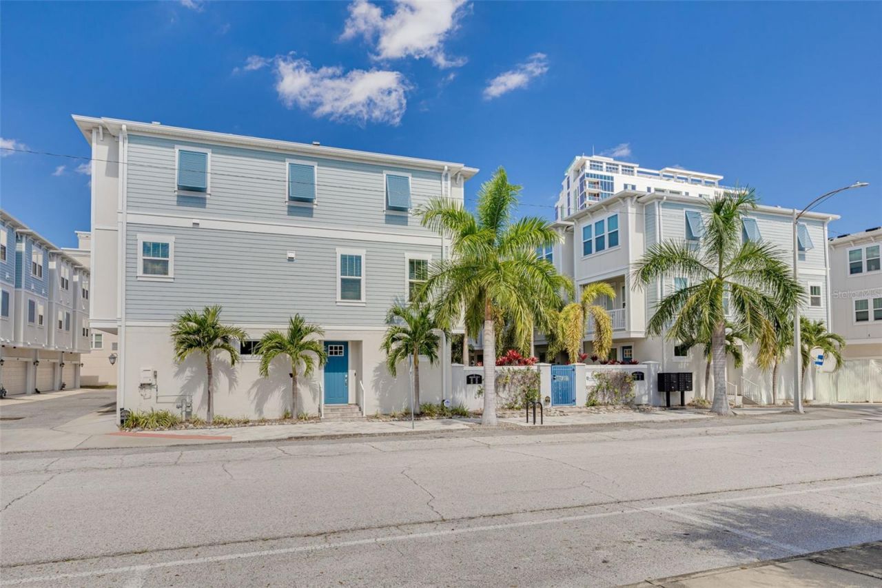 835 Burlington Avenue N, Saint Petersburg, FL 33701 Photo