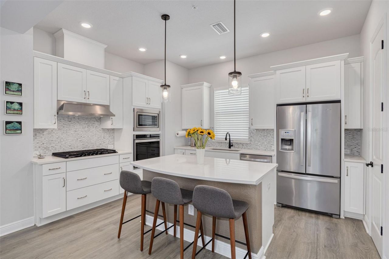 835 Burlington Avenue N, Saint Petersburg, FL 33701 Photo