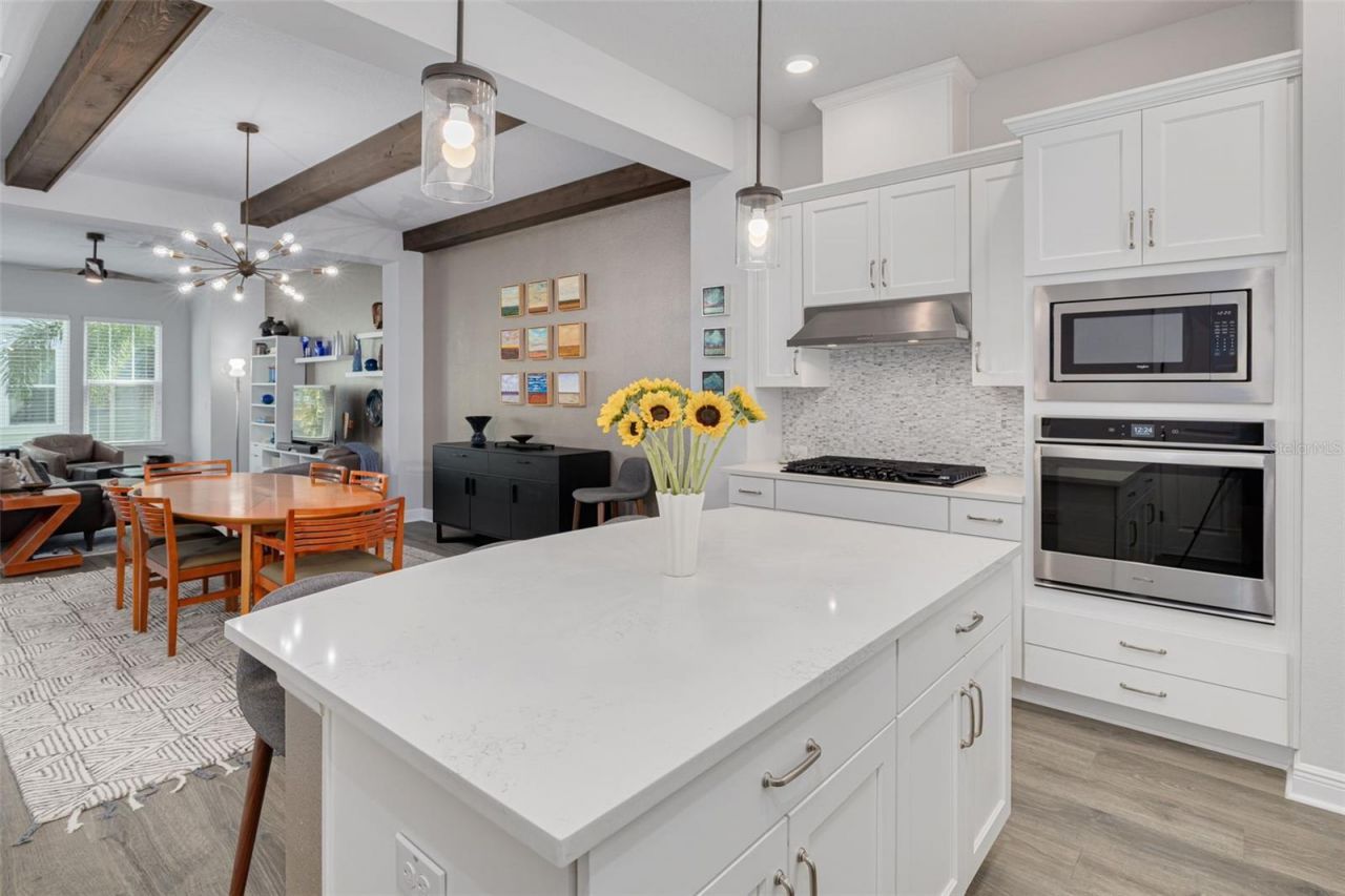 835 Burlington Avenue N, Saint Petersburg, FL 33701 Photo