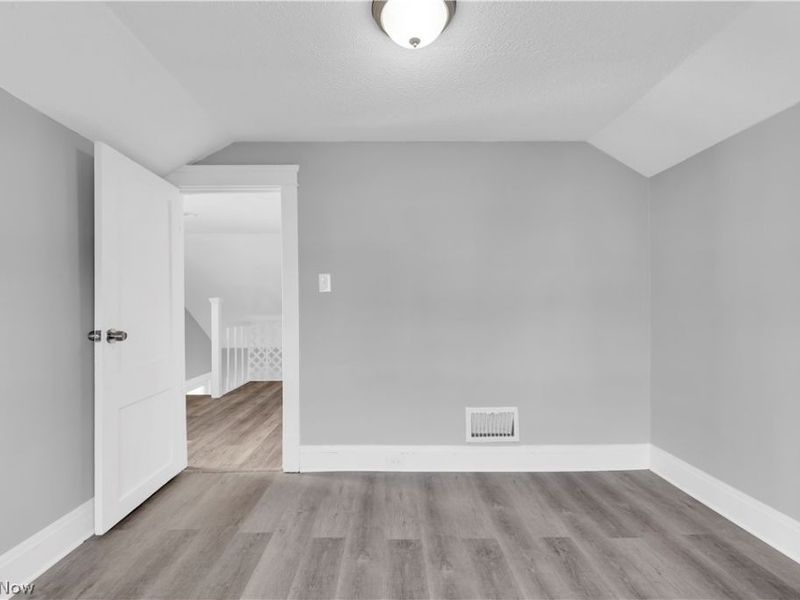 18810 Arrowhead Avenue, Cleveland, OH 44119 Photo 15