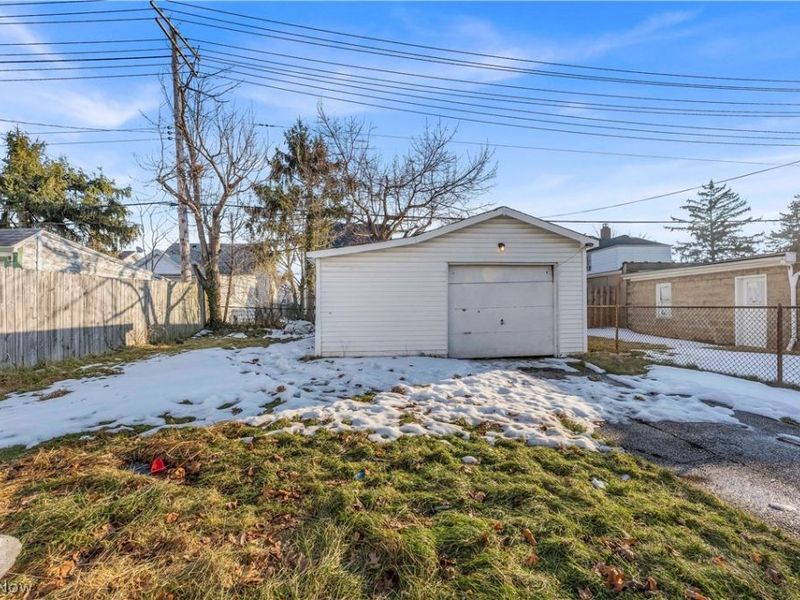 18810 Arrowhead Avenue, Cleveland, OH 44119 Photo 23