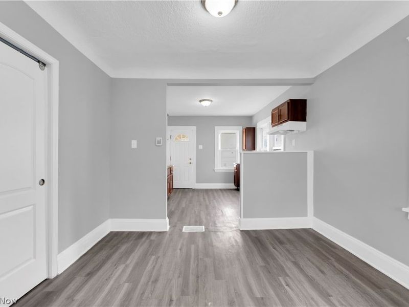 18810 Arrowhead Avenue, Cleveland, OH 44119 Photo 5