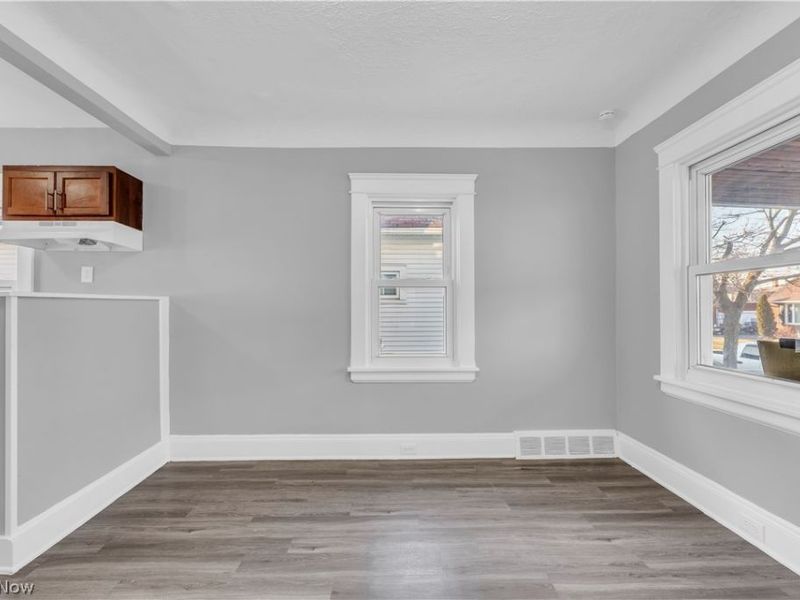 18810 Arrowhead Avenue, Cleveland, OH 44119 Photo 6