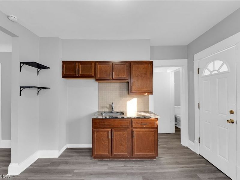 18810 Arrowhead Avenue, Cleveland, OH 44119 Photo 8