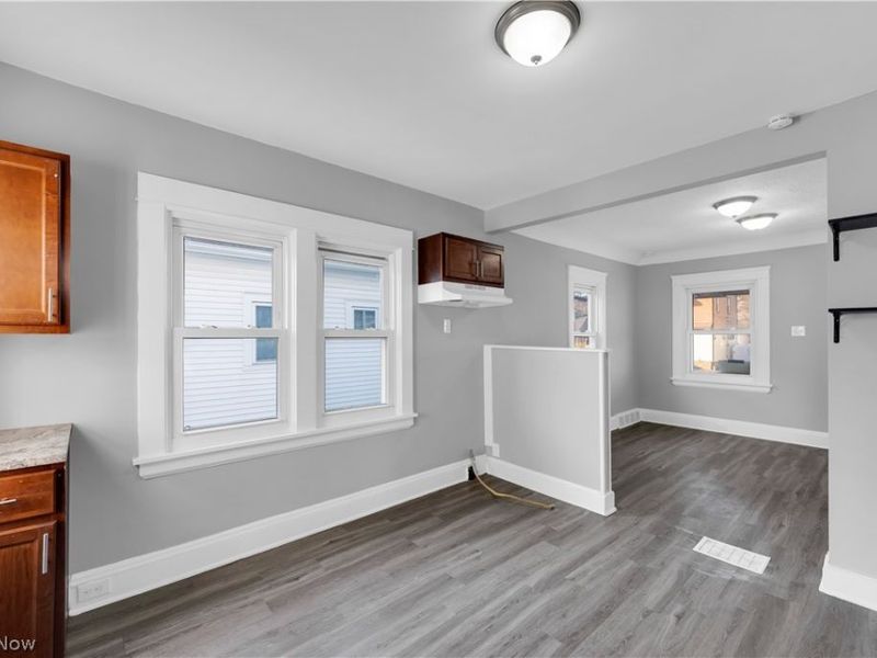 18810 Arrowhead Avenue, Cleveland, OH 44119 Photo 9