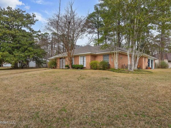 5420 Marblehead Drive, Jackson, MS 39211