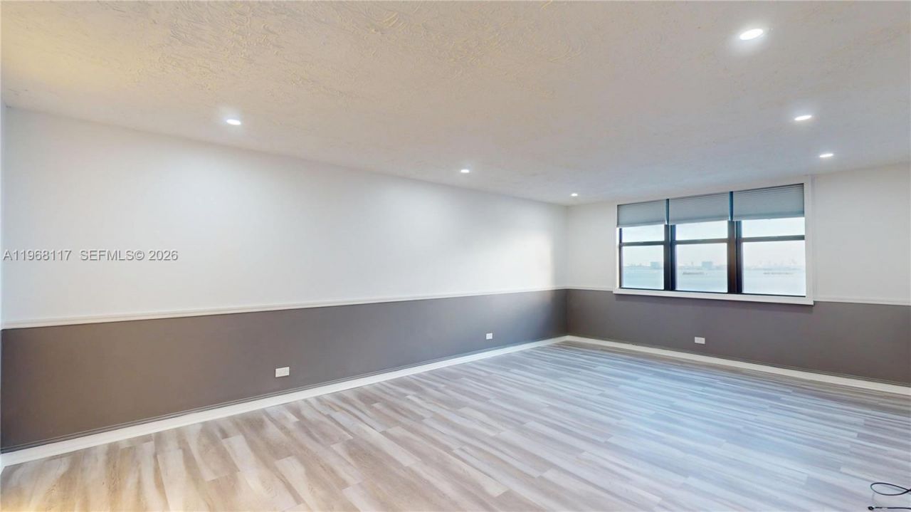 1800 NE 114th St, Unit 1705, Miami, FL 33181 Photo