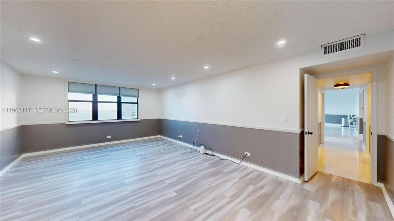 1800 NE 114th St, Unit 1705, Miami, FL 33181 Photo