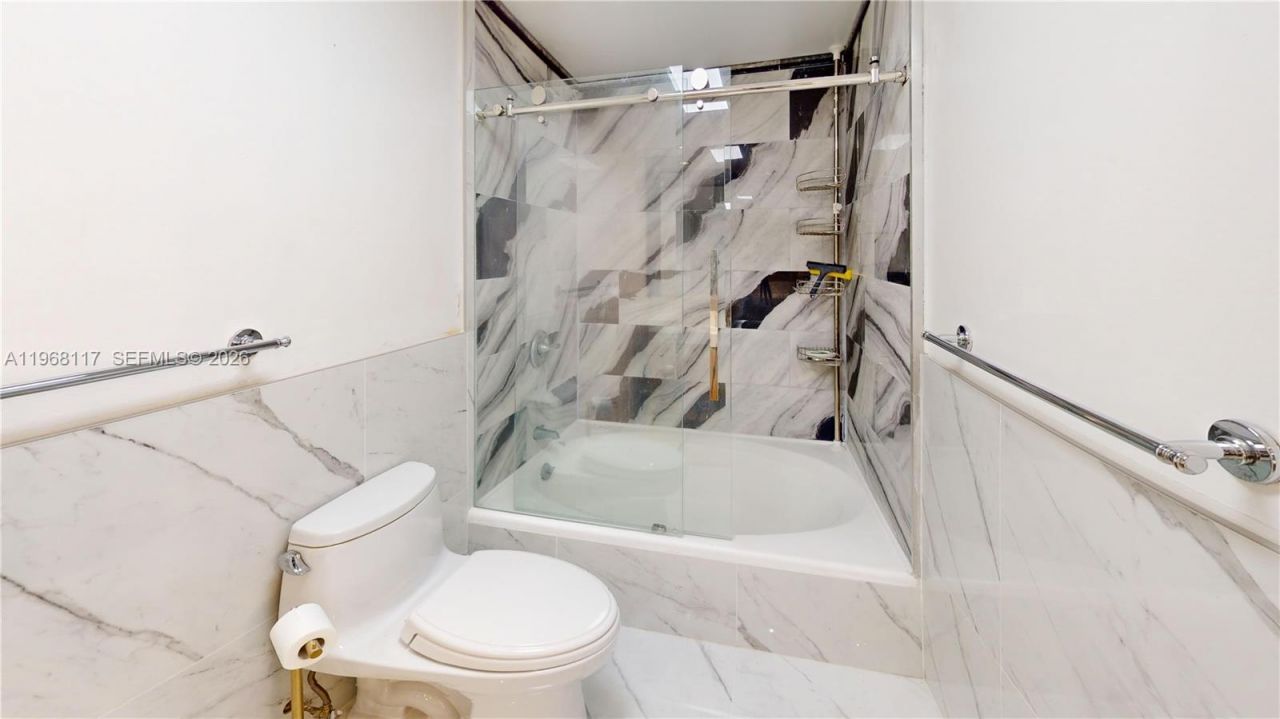 1800 NE 114th St, Unit 1705, Miami, FL 33181 Photo