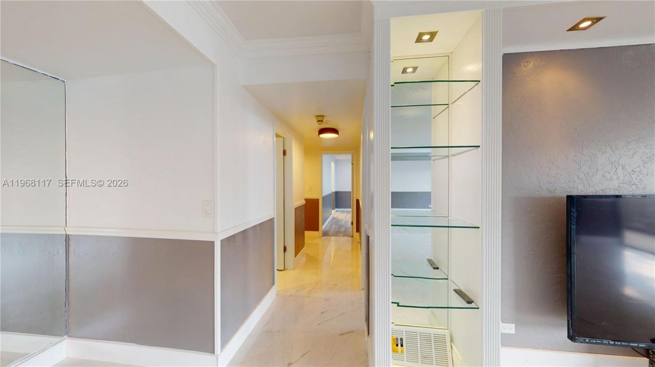 1800 NE 114th St, Unit 1705, Miami, FL 33181 Photo