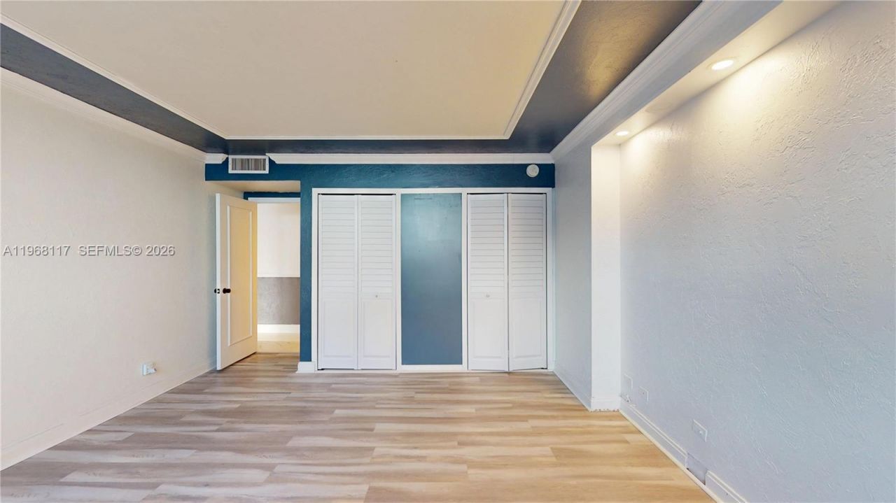 1800 NE 114th St, Unit 1705, Miami, FL 33181 Photo