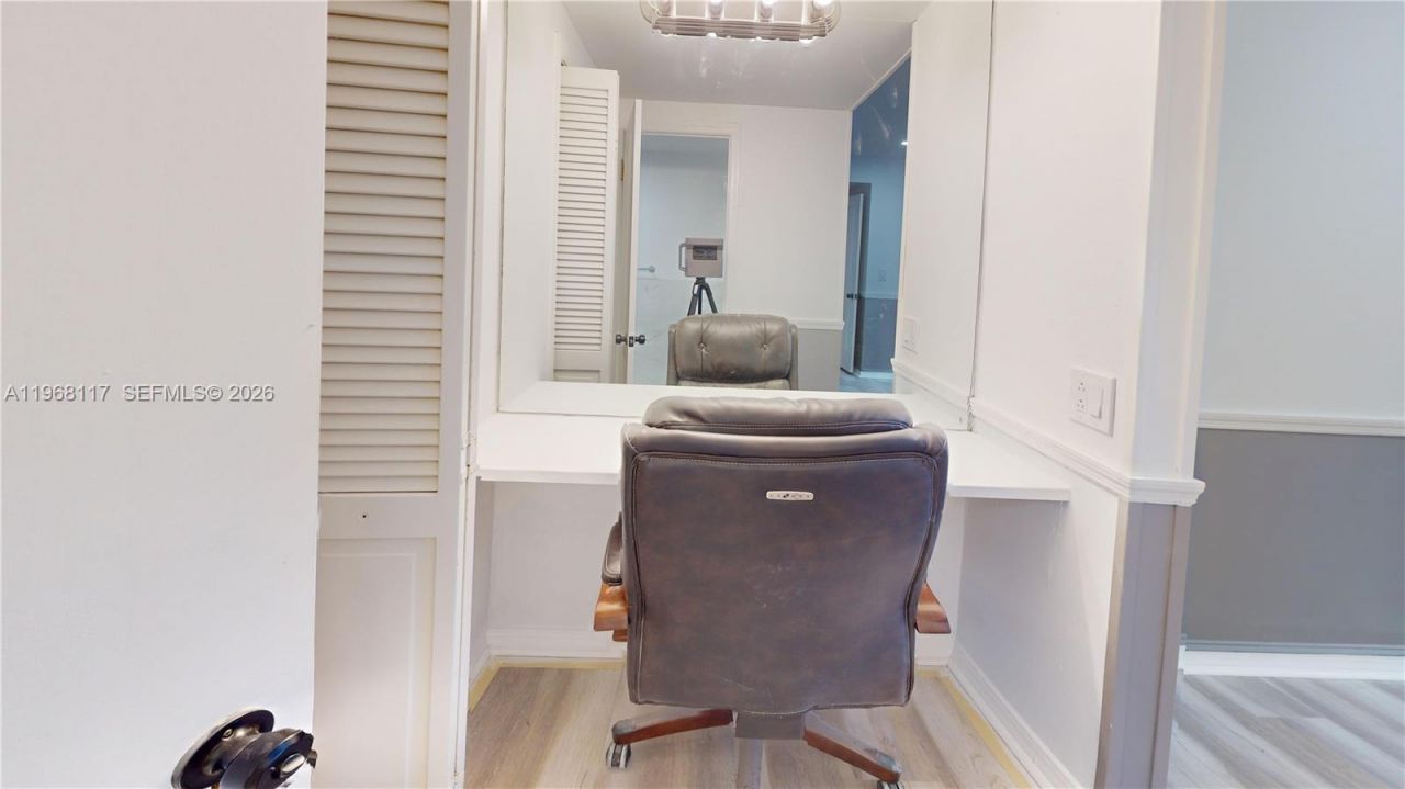 1800 NE 114th St, Unit 1705, Miami, FL 33181 Photo